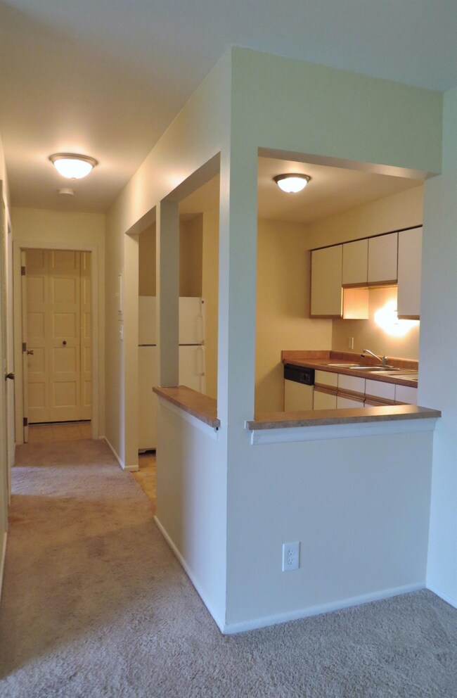 8137 Cedar Point Dr unit 118, Crown Point, IN 46307 - photo 3