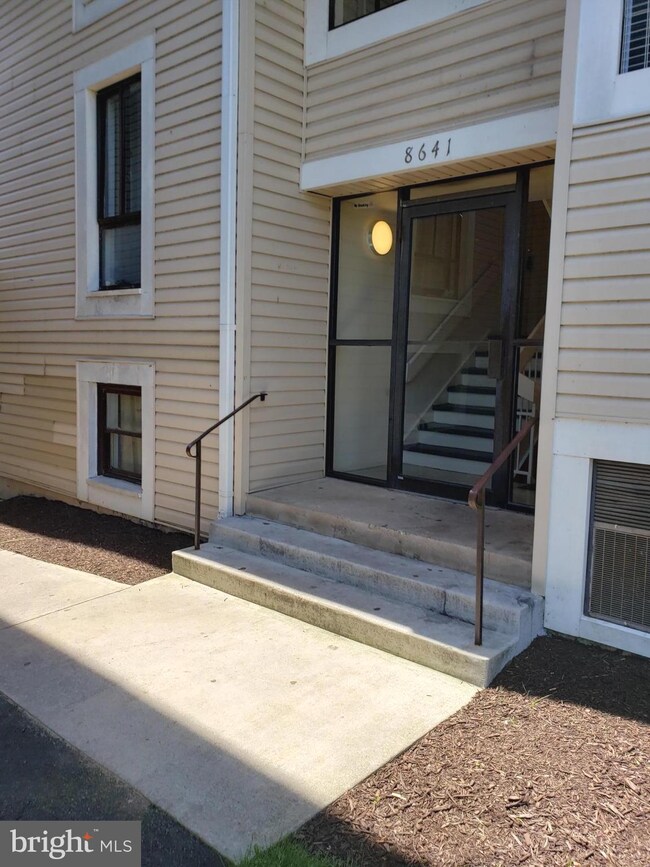 8641C Sacramento Dr, Alexandria, VA 22309 - photo 4