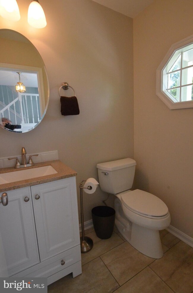 8624 Jennifer Ct, Laurel, MD 20723 - photo 5