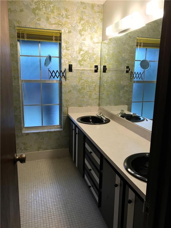 5921 SW 196th Ln, Southwest Ranches, FL 33332 - photo 6