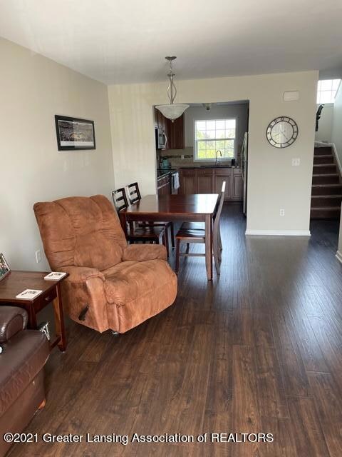 7 Dining & Kitchen