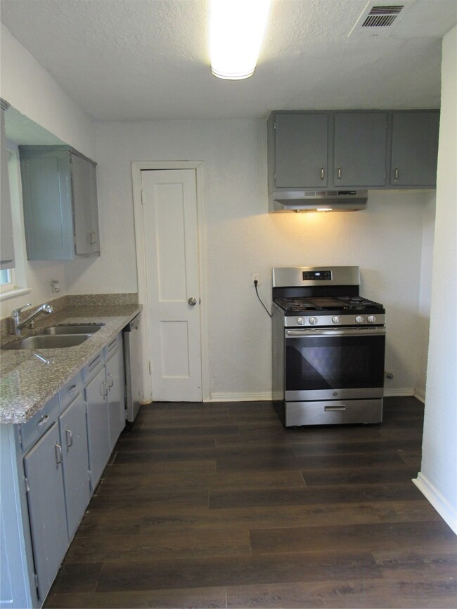 5347 Keystone St, Houston, TX 77021 - photo 6