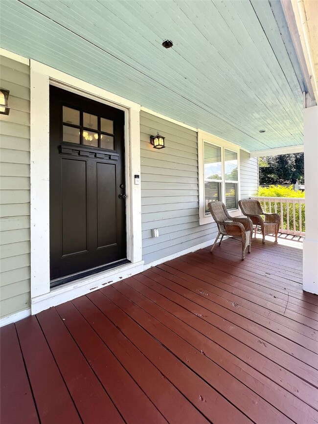 917 W Lang St, Alvin, TX 77511 - photo 3