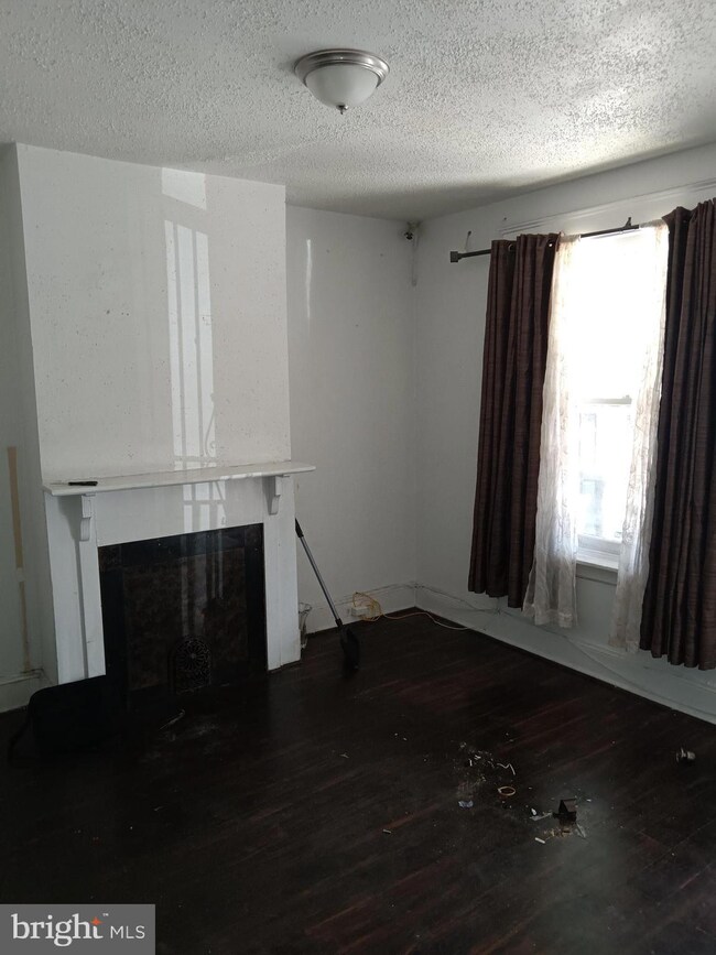 22 N Lindenwood St, Philadelphia, PA 19139 - photo 4