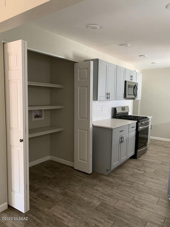 main hse kitchen