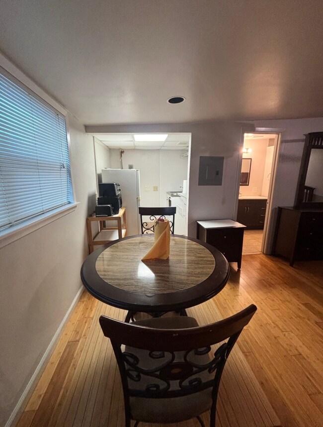 928 Main St unit 926C, La Marque, TX 77568 - photo 2