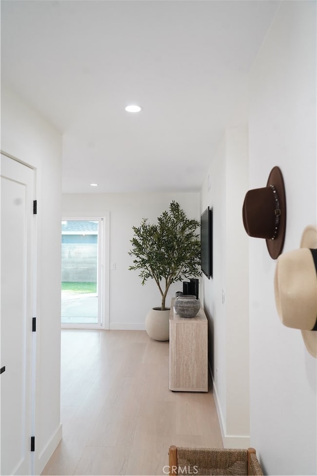 6862 Breeland Dr, Huntington Beach, CA 92647 - photo 3