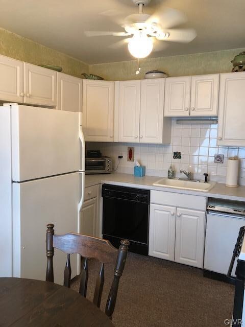 1560 Creekside Rd, Whitehall, PA 18052 - photo 3