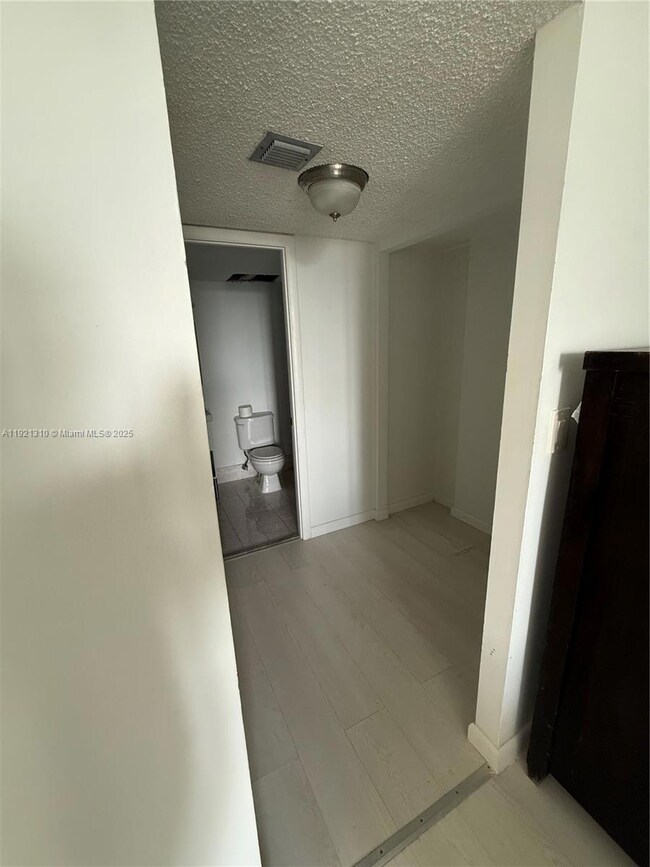 Crestview Towers unit 518, North Miami Beach, FL 33162 - photo 6