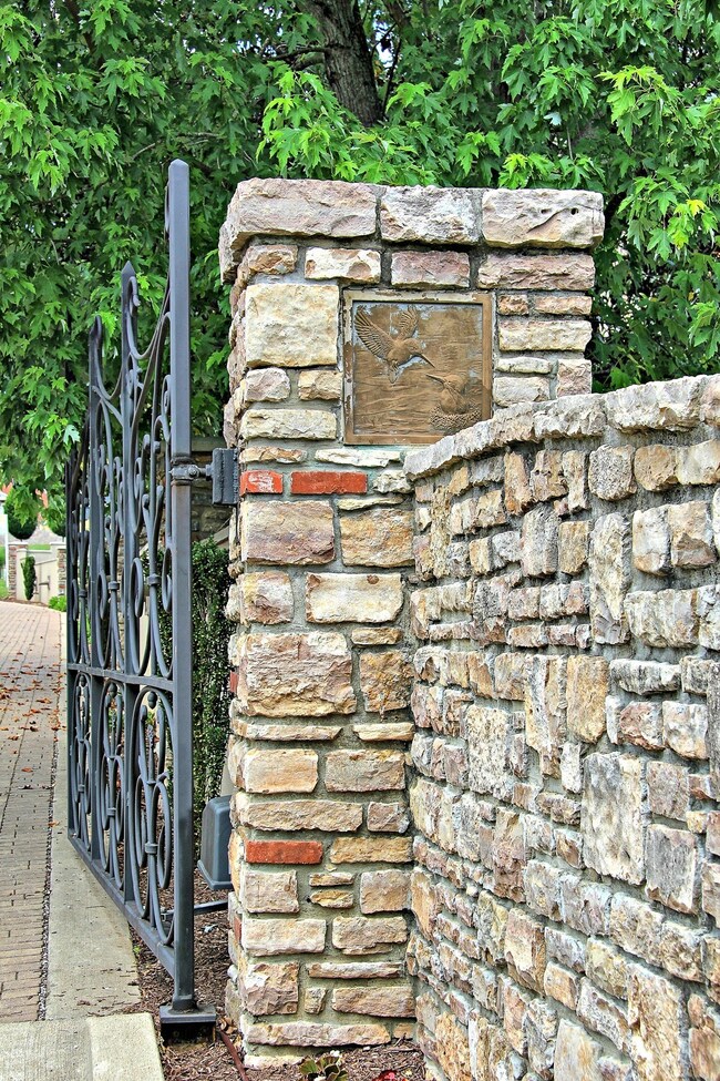 705 Halcyon Way, Columbia, TN 38401 - photo 4