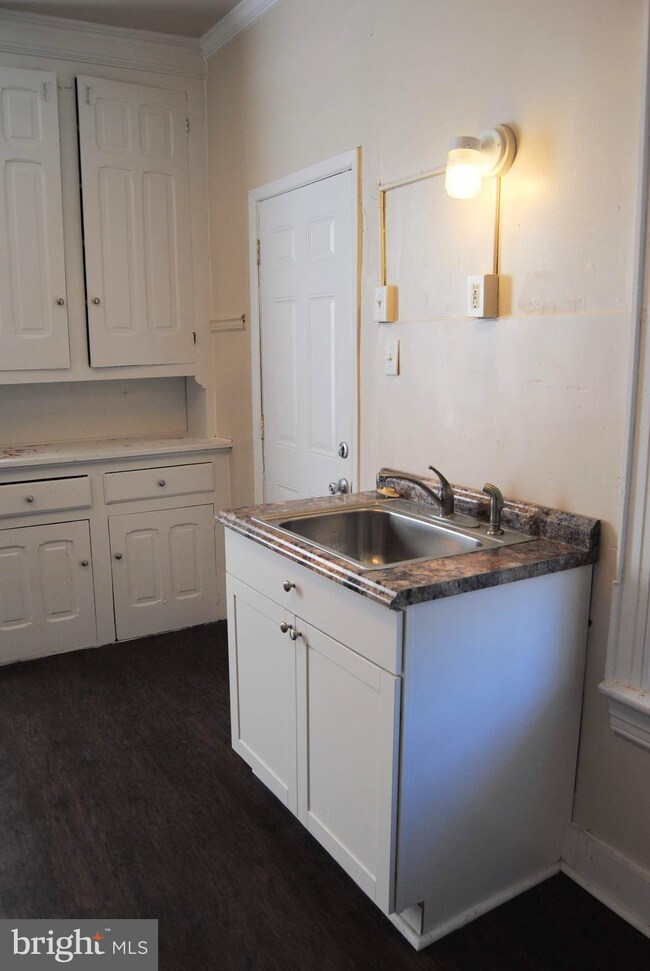 143 E Antietam St unit 4, Hagerstown, MD 21740 - photo 6