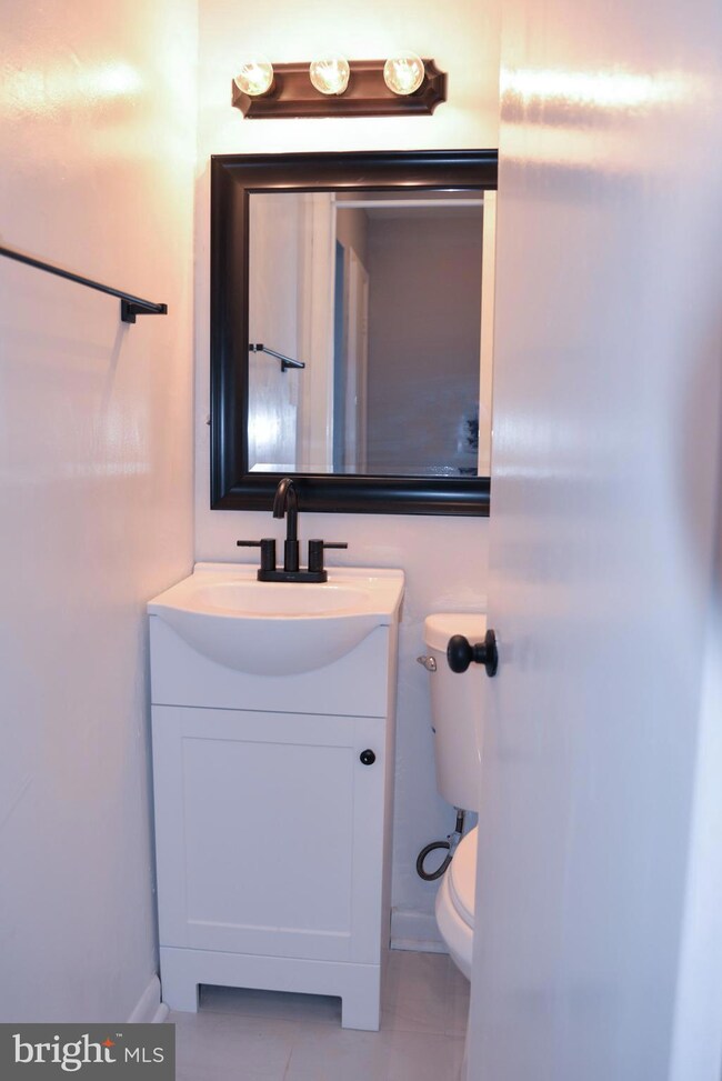 3047 Sunset Ln, Suitland, MD 20746 - photo 6