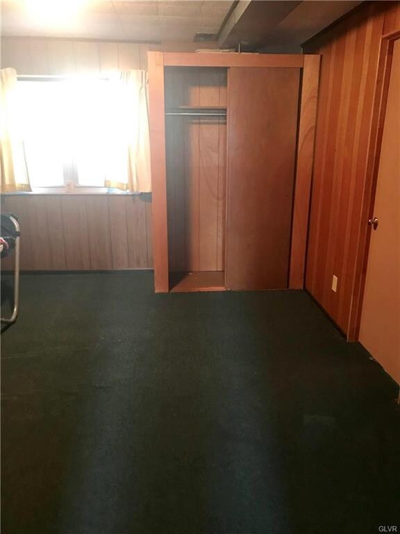 - First floor additional living space or third bed