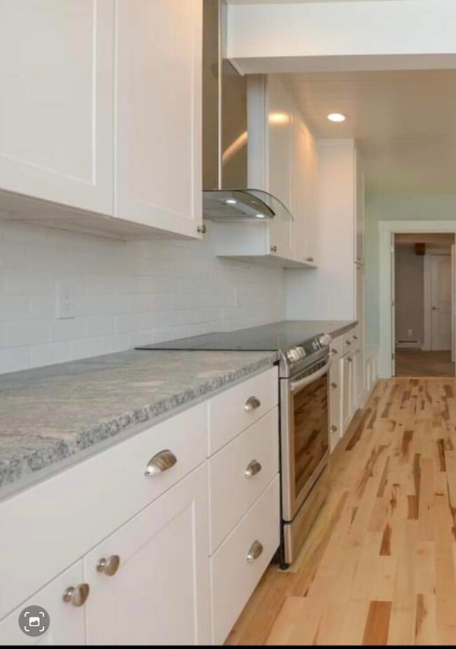 17 Juniper St, Old Orchard Beach, ME 04064 - photo 6