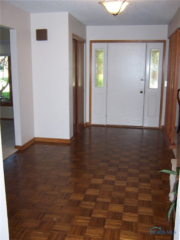 Large Foyer with Large Guest Closet