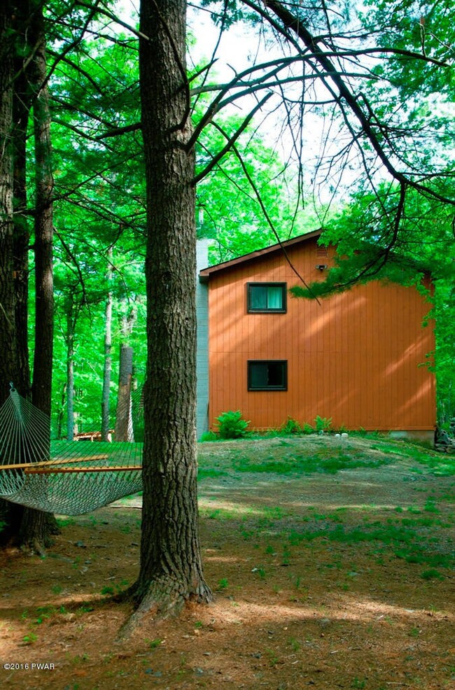 107 Wykoff Way, Dingmans Ferry, PA 18328 - photo 5