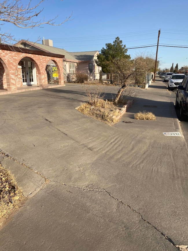 7537 Monterrey Dr, El Paso, TX 79915 - photo 3