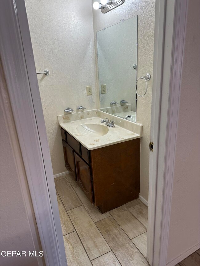 10801 Poza Rica Ct unit C, El Paso, TX 79935 - photo 4