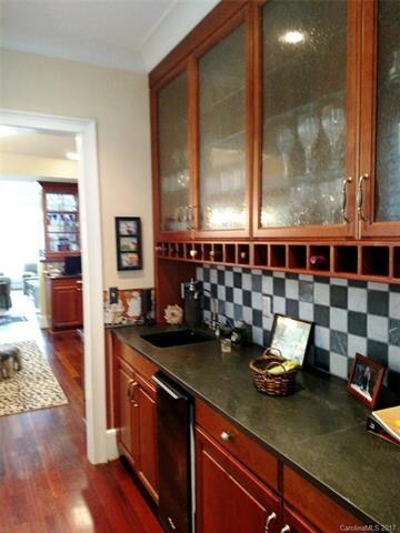 Wet bar with ice maker