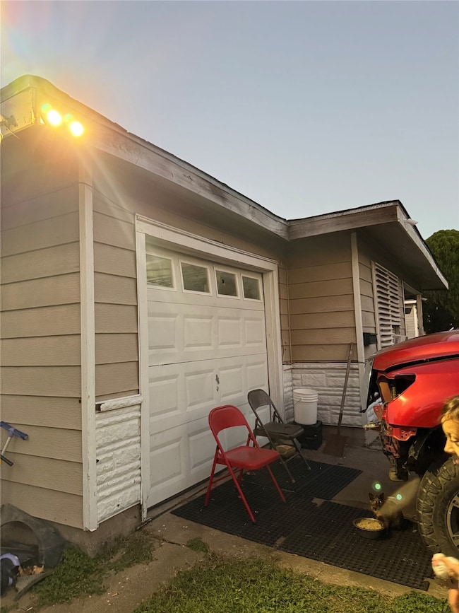 404 Elaine St, La Marque, TX 77568 - photo 6