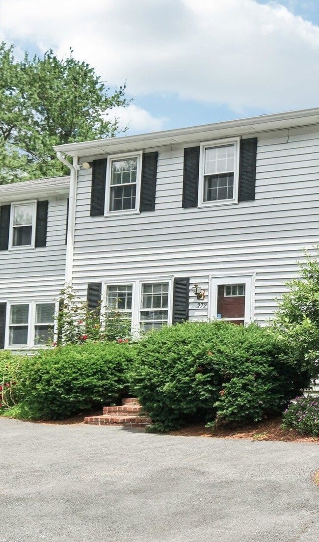 272 Winding Pond Rd unit 272, Londonderry, NH 03053 - photo 2