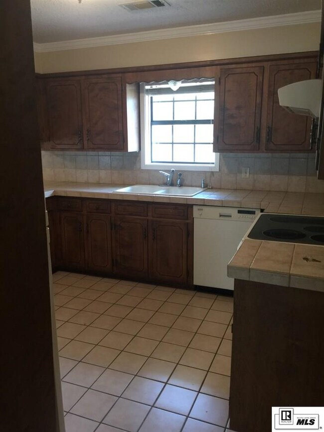 5404 Greenwood Rd, Bastrop, LA 71220 - photo 2