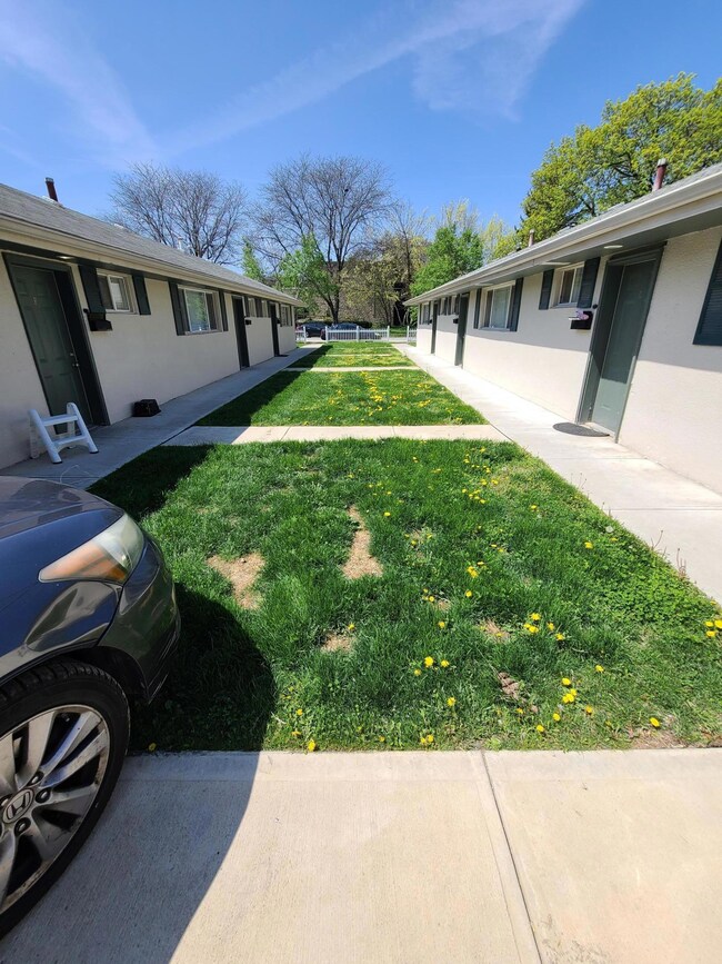 404 Kelton Ave unit C, Columbus, OH 43205 - photo 2