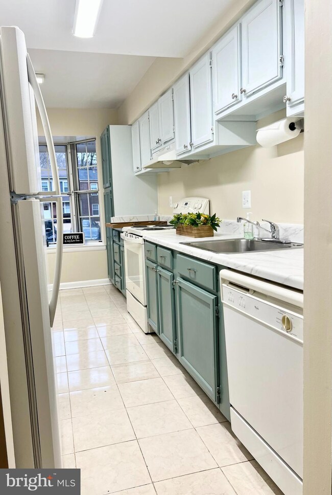 6431 Old Scotts Ct, Springfield, VA 22152 - photo 6