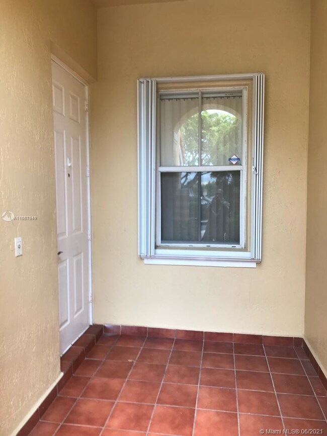 10917 NW 43rd Ln, Doral, FL 33178 - photo 4