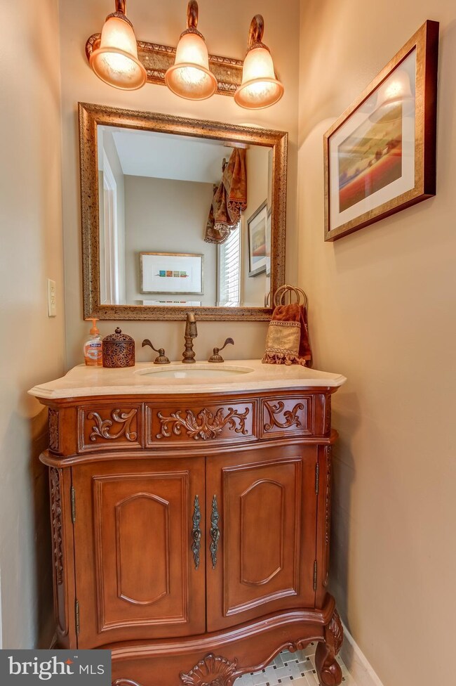 11045 Rutledge Dr, North Potomac, MD 20878 - photo 5