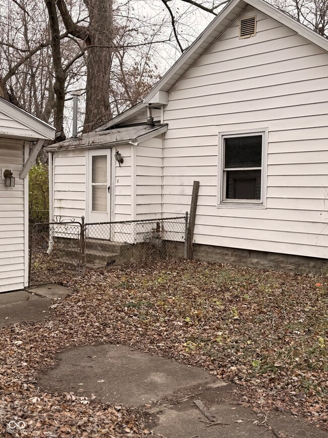 211 E Sherman St, Marion, IN 46952 - photo 4