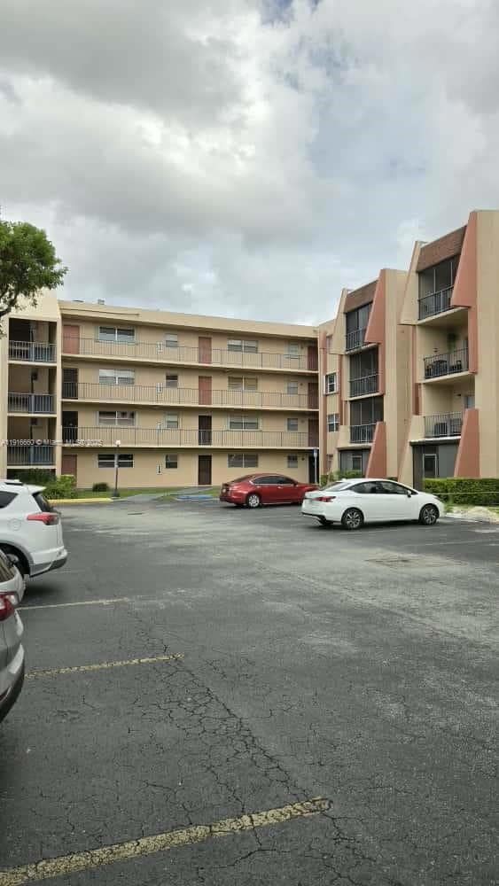 Ramblewood Condominium unit PH11, Miami, FL 33183 - photo 2