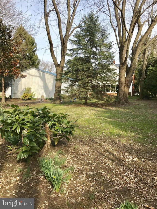 8604 Oak Rd, Sparrows Point, MD 21219 - photo 3