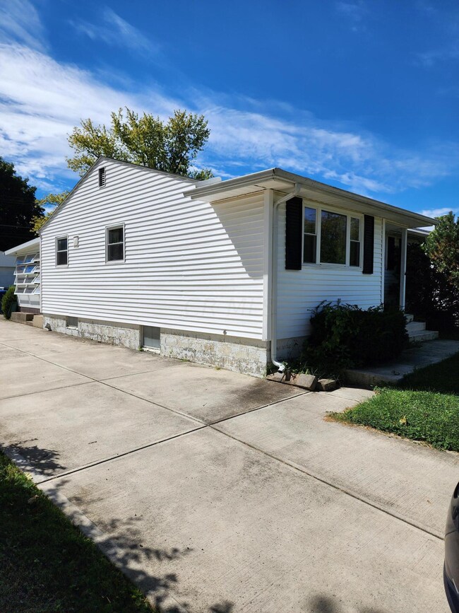 3977 Lynward Rd, Columbus, OH 43228 - photo 5