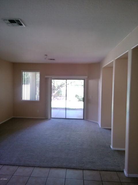 LIVING RM