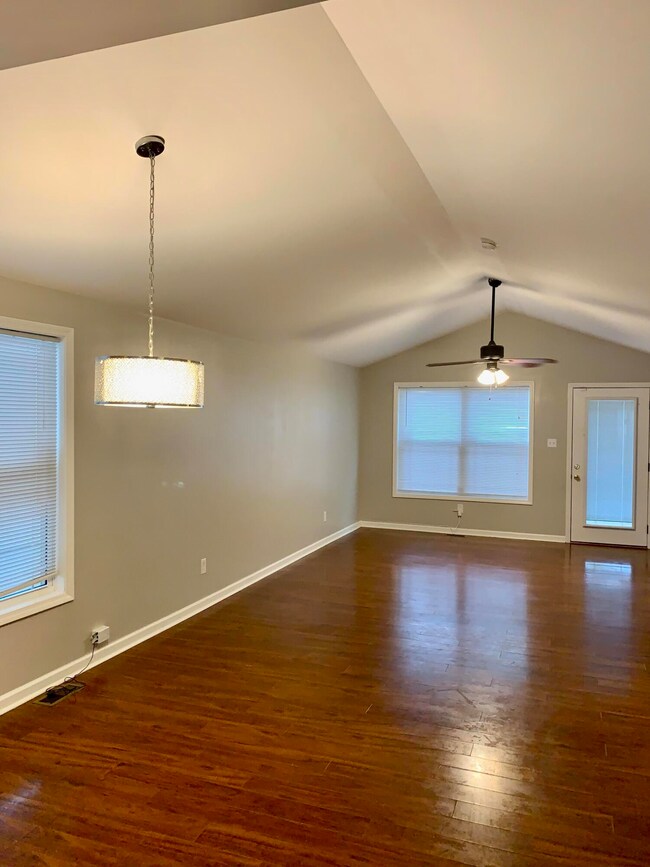 106 Bobby Jones Blvd, Frankfort, KY 40601 - photo 2