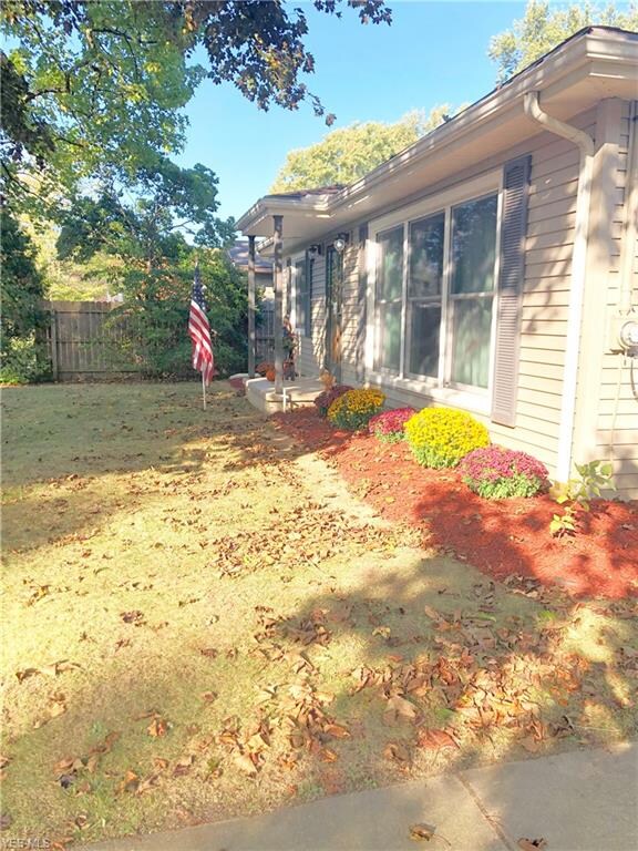 1615 Harden Dr, Barberton, OH 44203 - photo 3