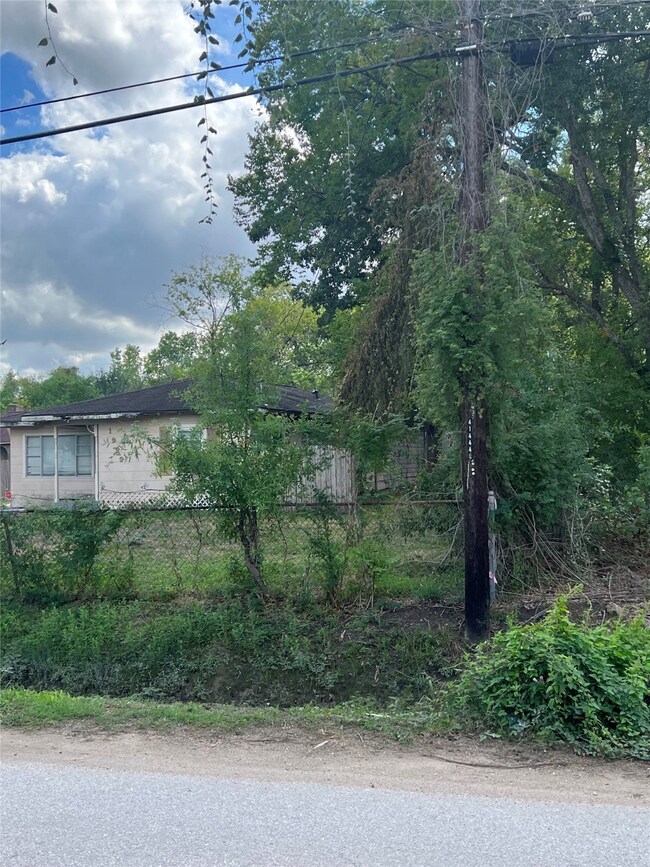 1900 De Soto St, Houston, TX 77091 - photo 4