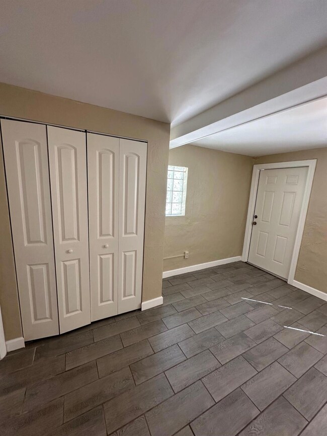 301 30th St unit B, West Palm Beach, FL 33407 - photo 3