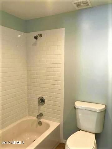 2005 E 9th Street (5)