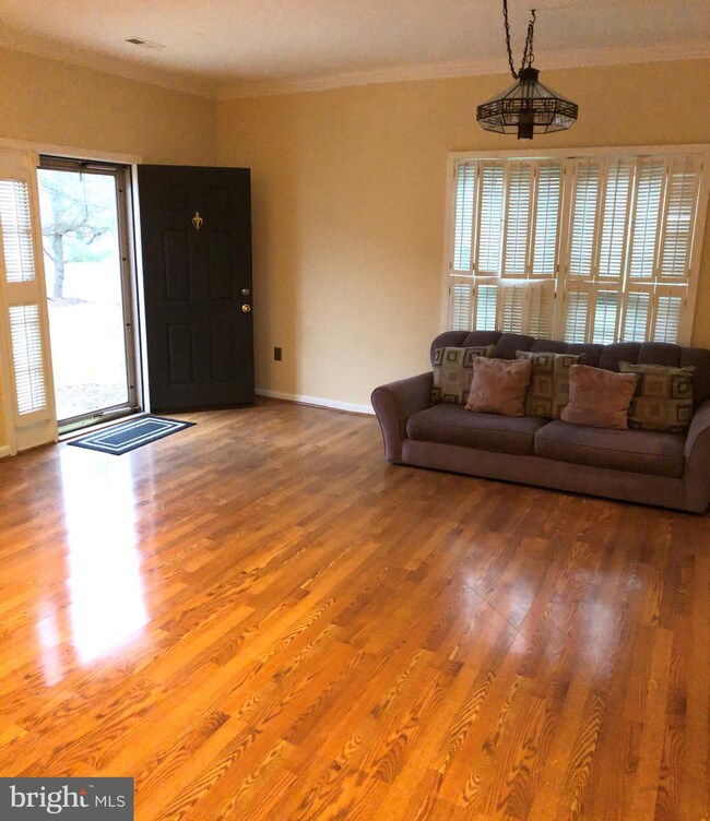 2010 Travis Point Ct, Odenton, MD 21113 - photo 5