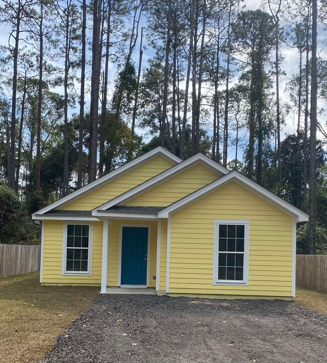 25 Croatan St, Crawfordville, FL 32327 - photo 2