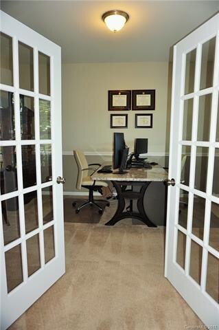FRENCH DOOR OFFICE OR DEN / PERFECT!