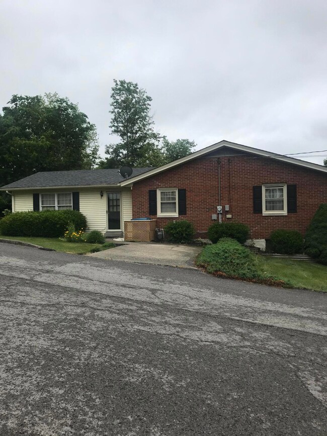 370 Runyon Rd, Harrodsburg, KY 40330 - photo 5