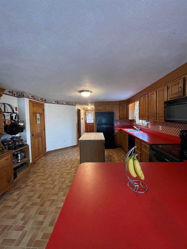 47 Geisser Rd, Hampstead, NH 03841 - photo 5