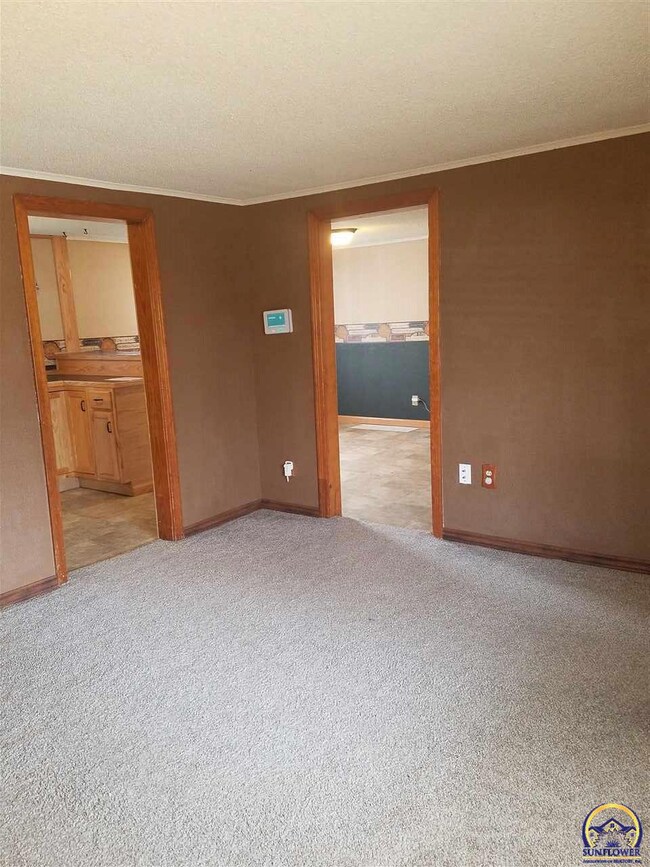6624 NW Elmont Rd, Topeka, KS 66618 - photo 2