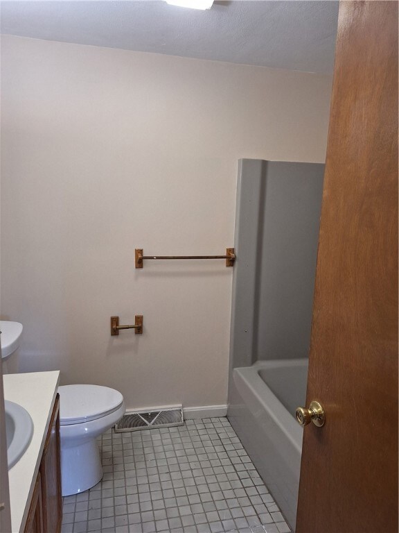 34 Manchester St unit J, West Warwick, RI 02893 - photo 5