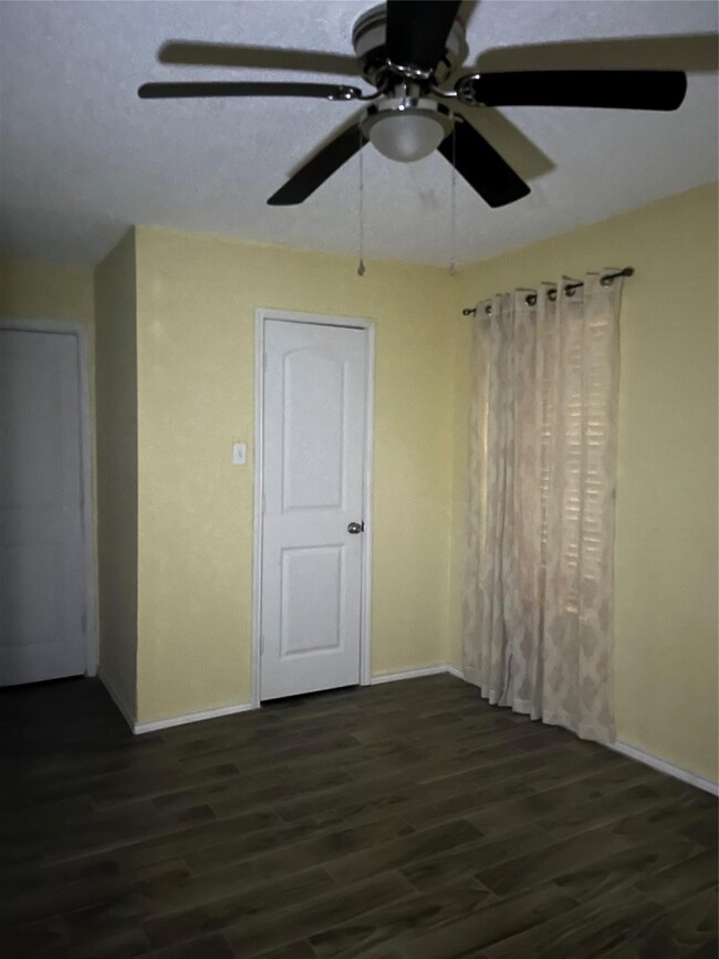 2750 Holly Hall St unit 505, Houston, TX 77054 - photo 2