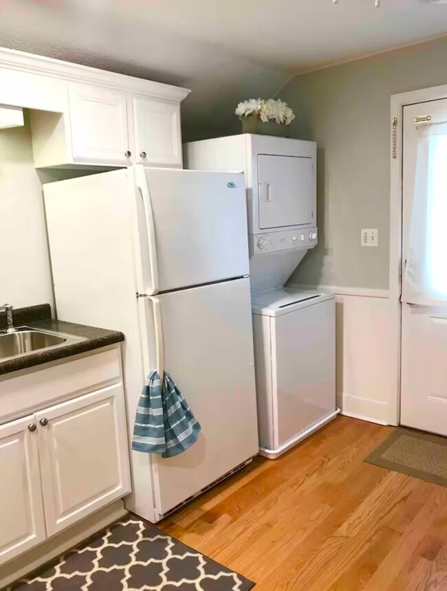 136 N Batavia Ave unit 2, Batavia, IL 60510 - photo 4