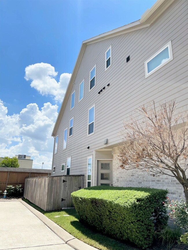 8403 Moritz Pass Trail, Houston, TX 77055 - photo 2